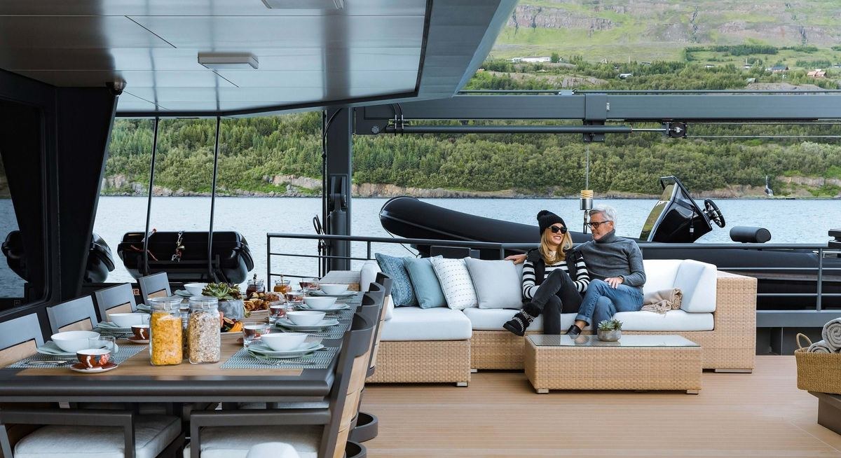 Q yacht charter 4