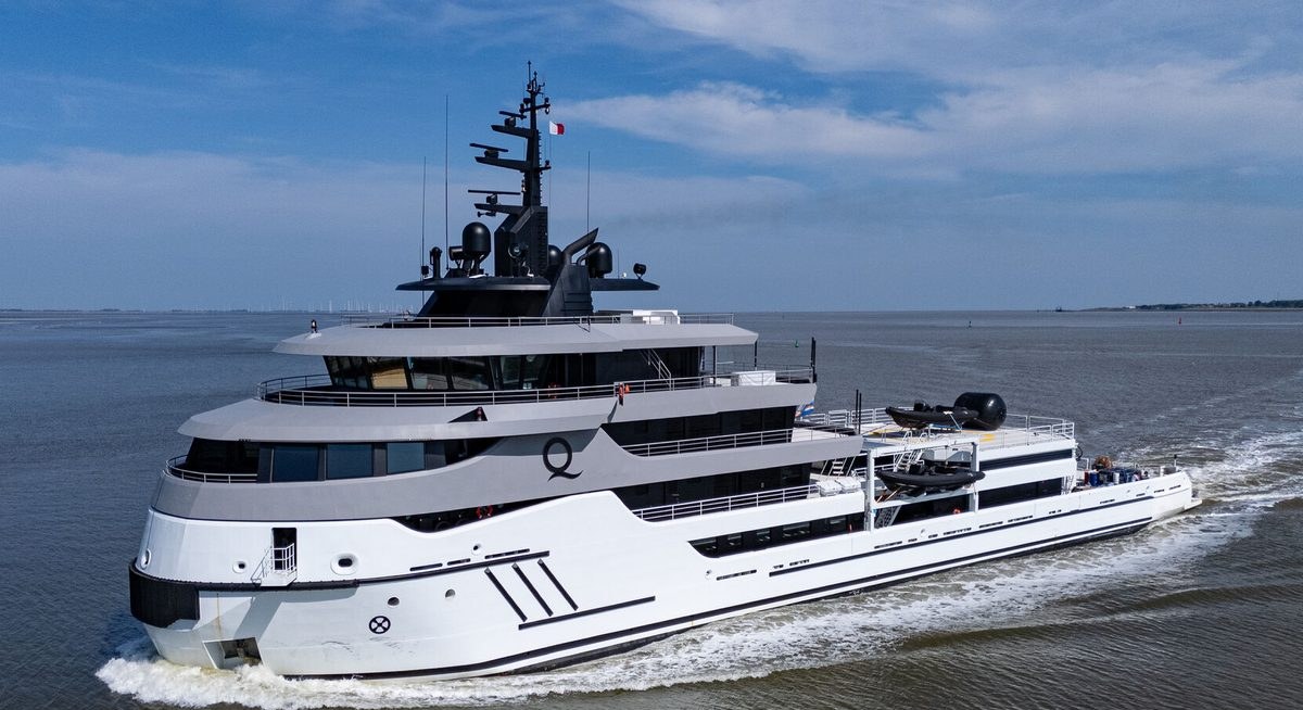 Q yacht charter 1