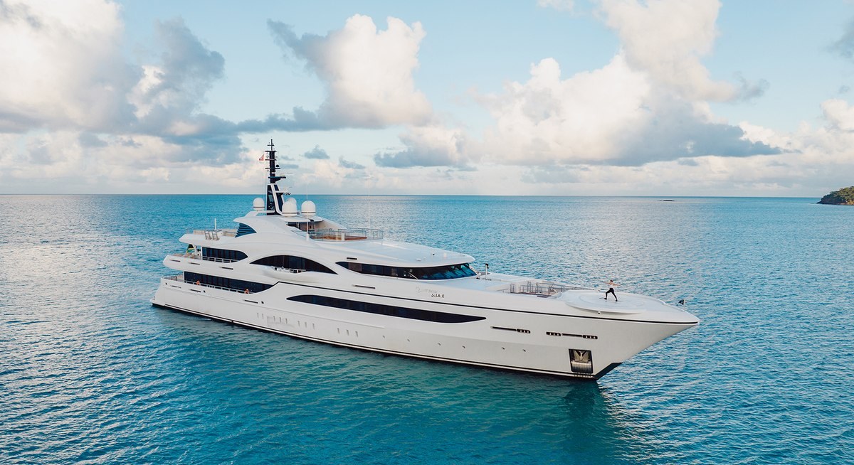 QUANTUM OF SOLACE yacht charter 1