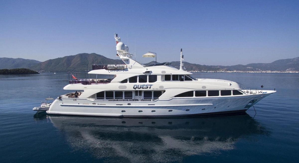 Yacht charter QUEST R YACHT CHARTER