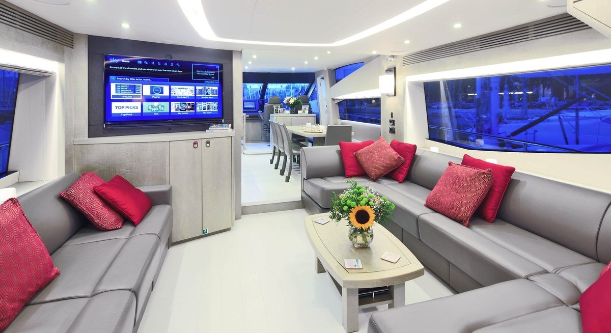 RAOUL W yacht charter 5