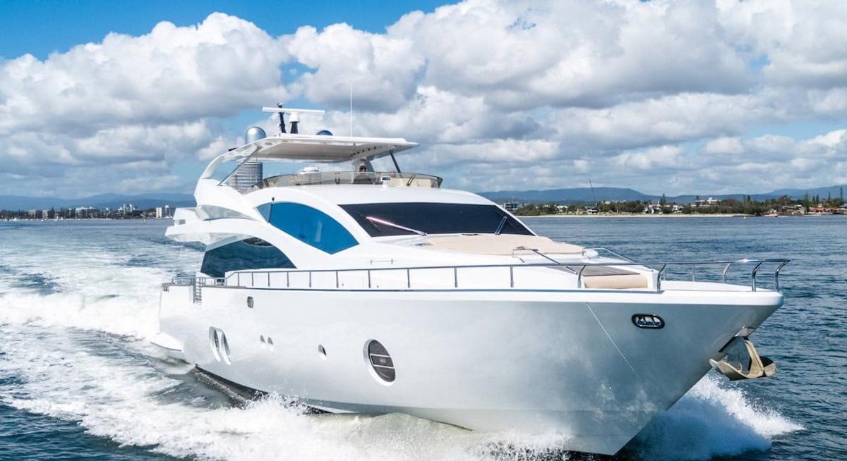 Yacht charter RED ROSE YACHT CHARTER