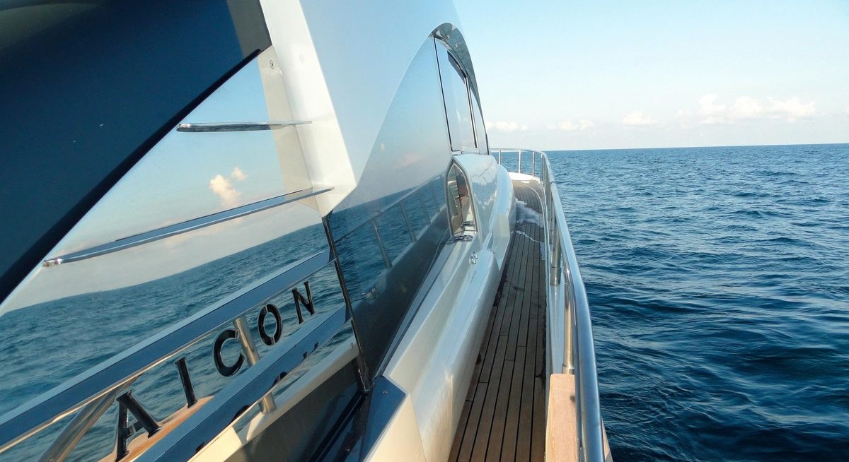 REGIS yacht charter 3