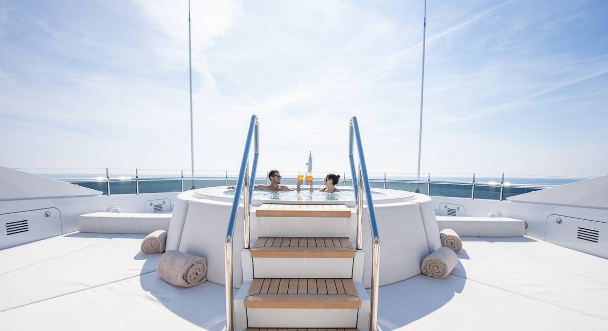 RELIANCE yacht charter 2
