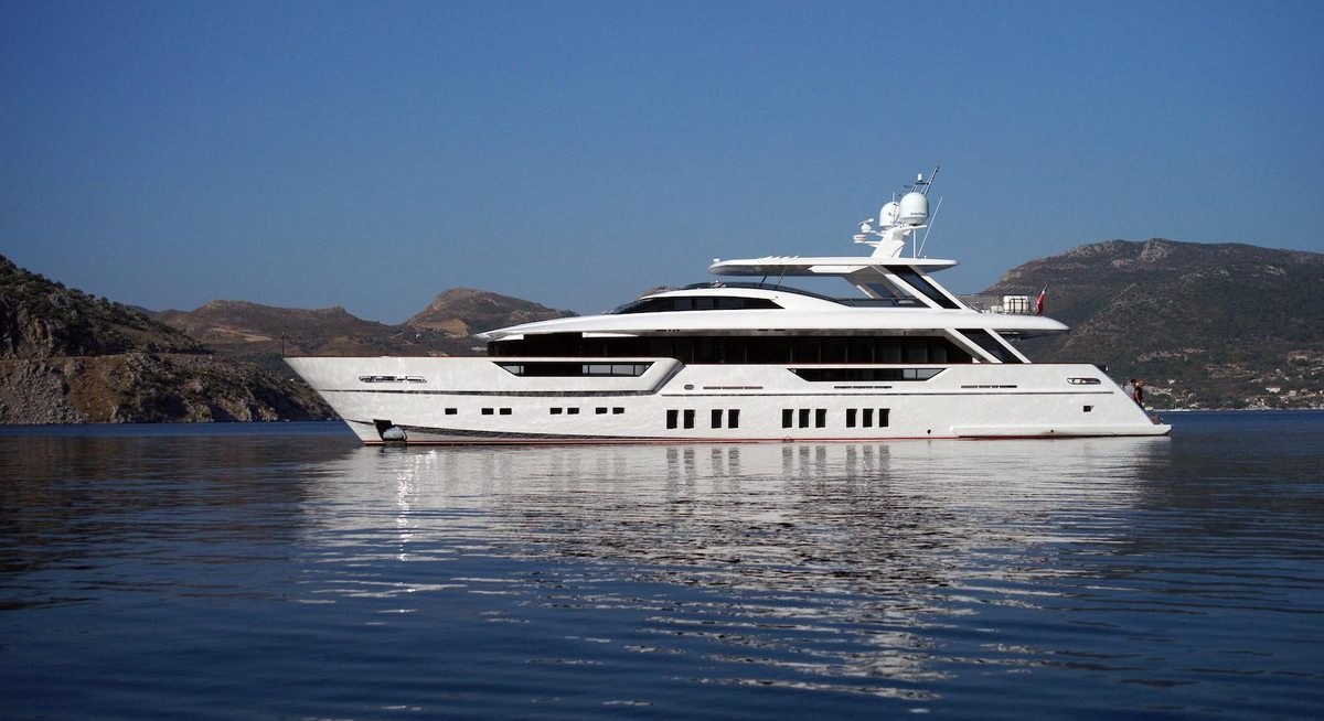 REM yacht charter 1