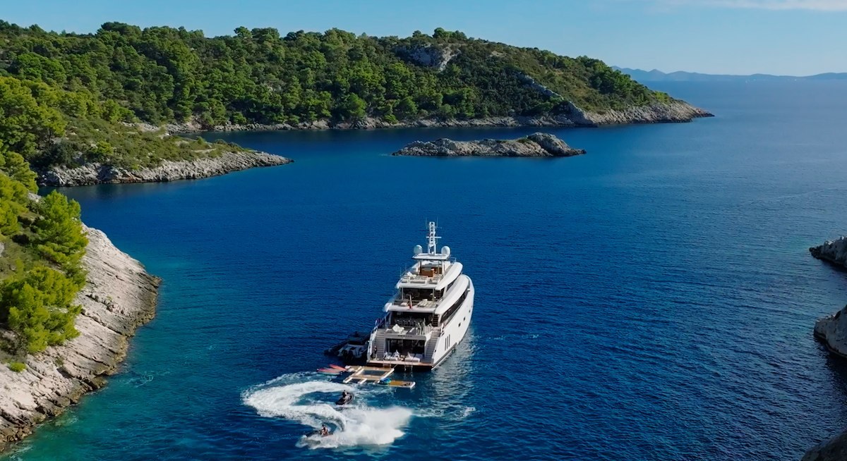 RENATA yacht charter 5
