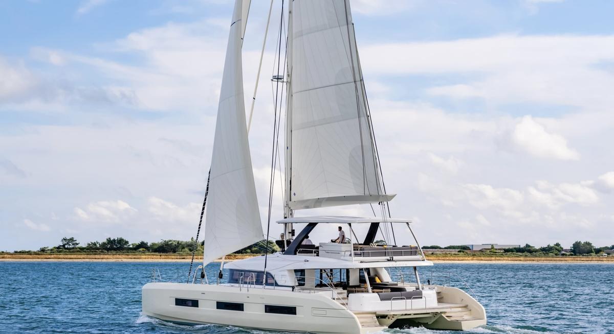 REVE BLEU YACHT CHARTER yacht charter