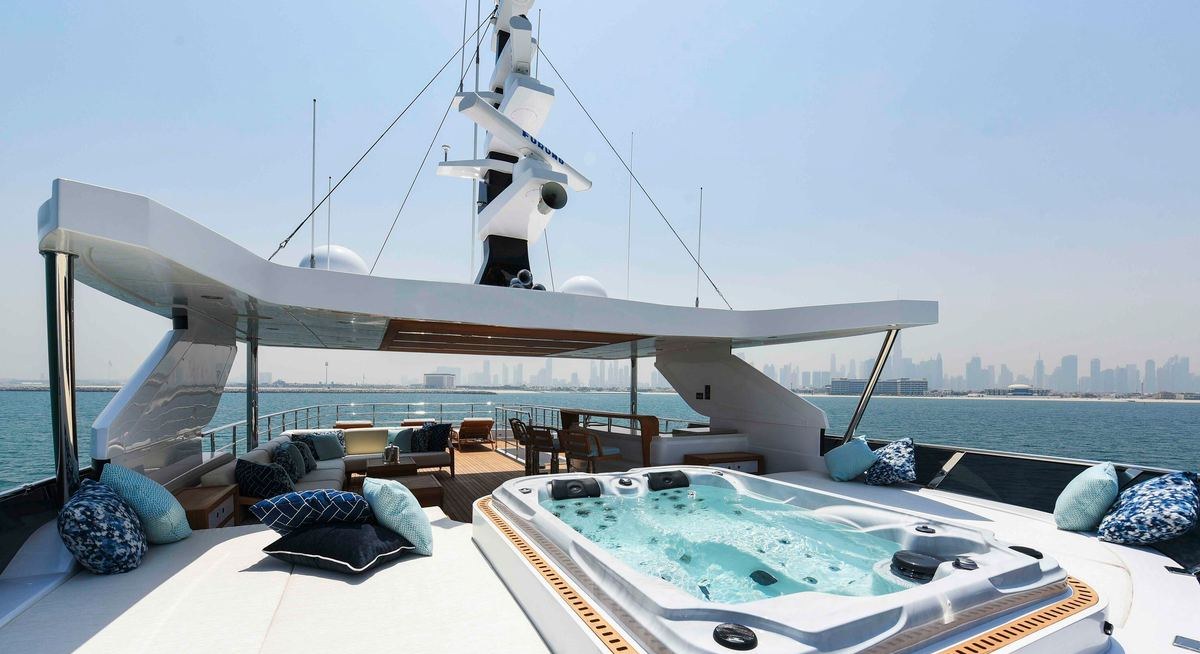 ROCKET ONE yacht charter 2