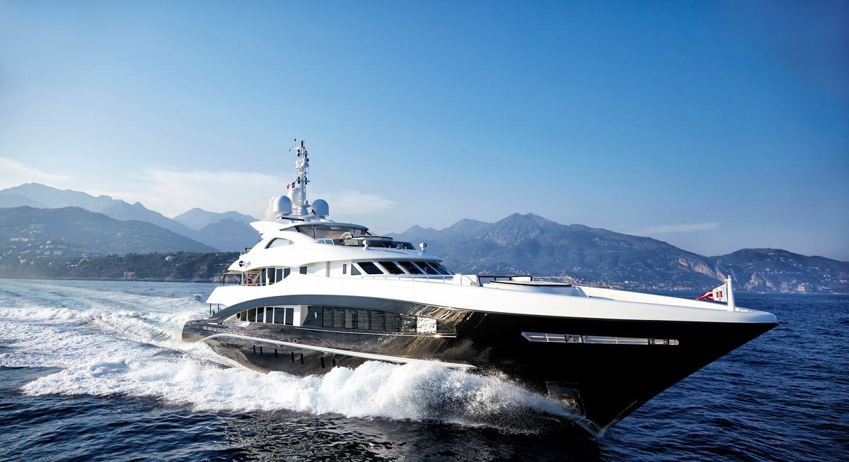 ROCKET yacht charter 1