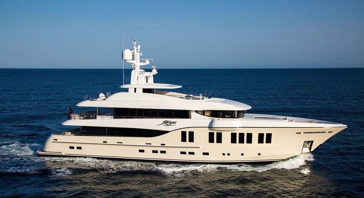 RUYA yacht charter 1