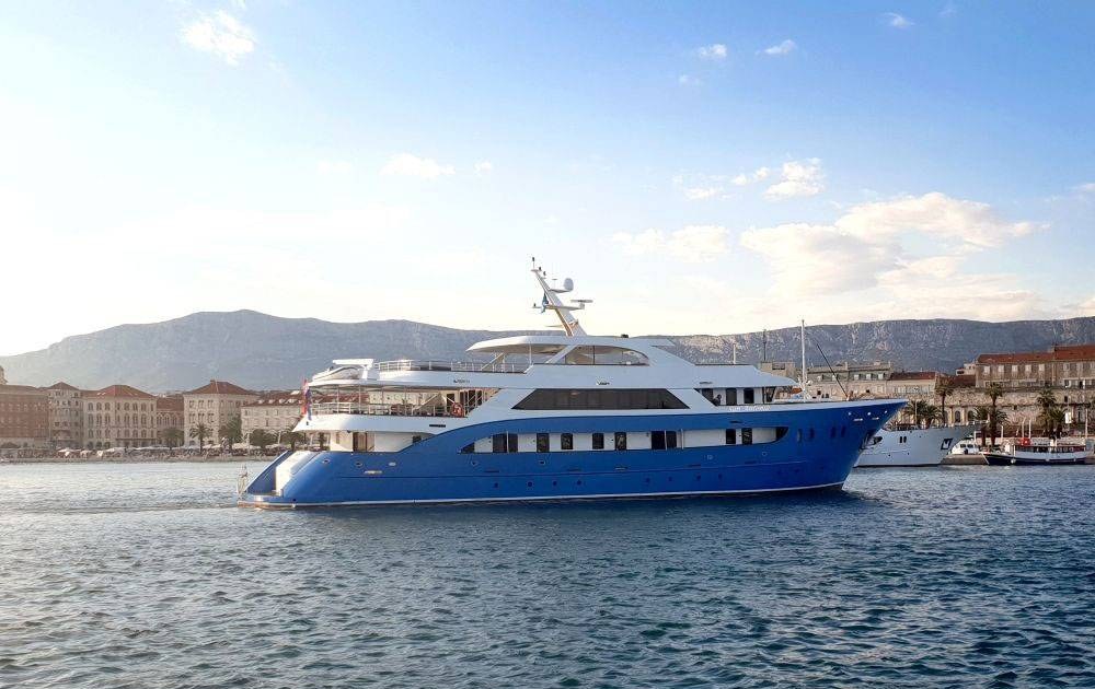SAN ANTONIO yacht charter 1