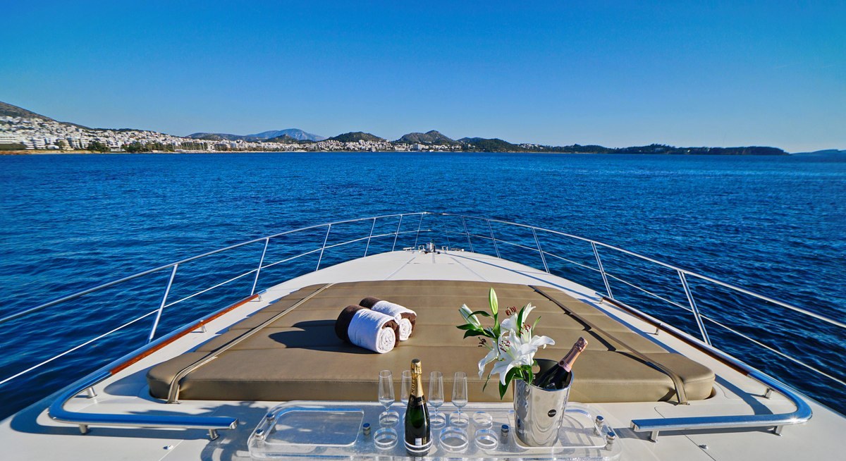 SEA U yacht charter 2