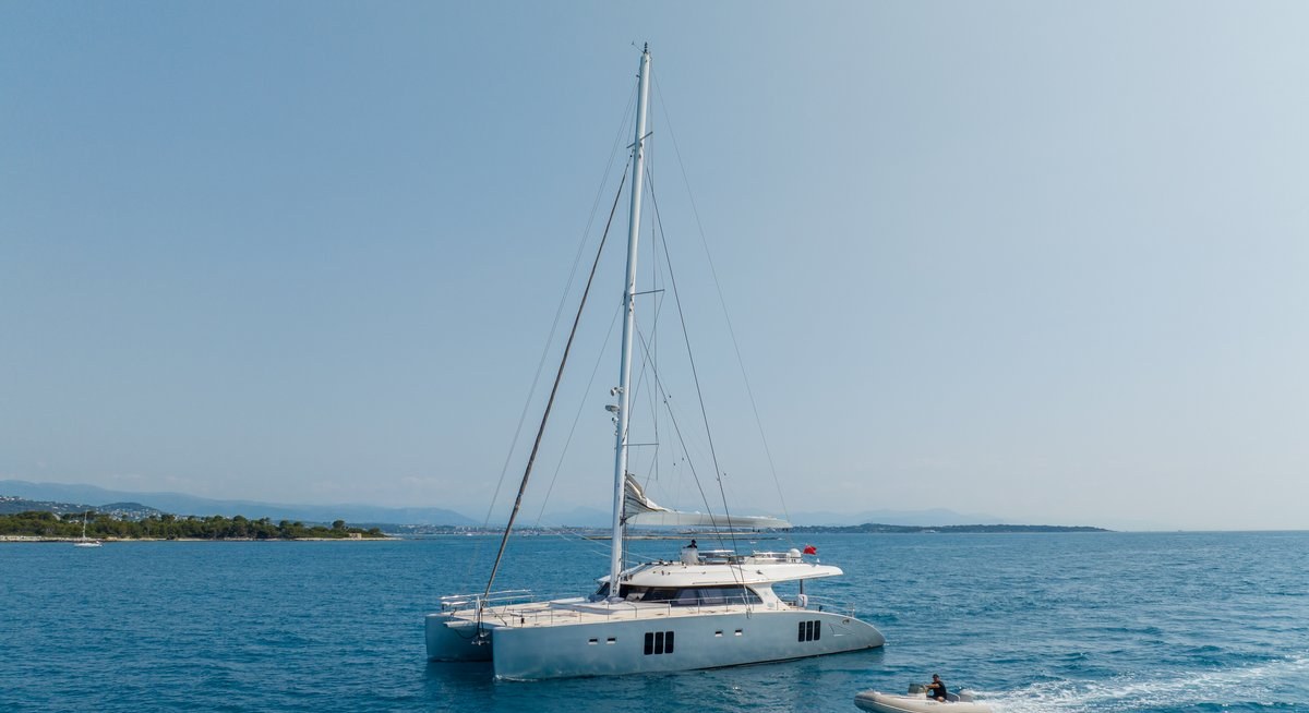 Yacht charter SEAZEN II YACHT CHARTER