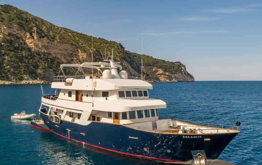 SEMAYA YACHT CHARTER yacht charter