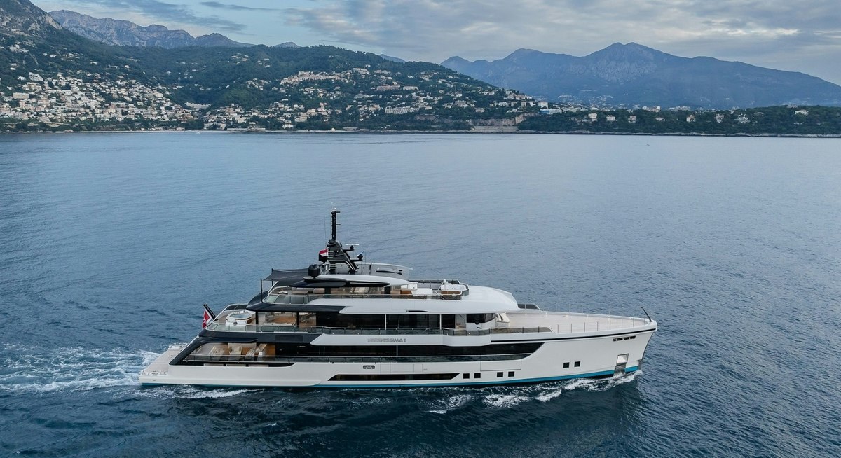 Yacht charter SERENISSIMA I YACHT CHARTER