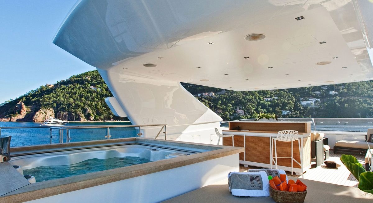 SEVEN S yacht charter 2