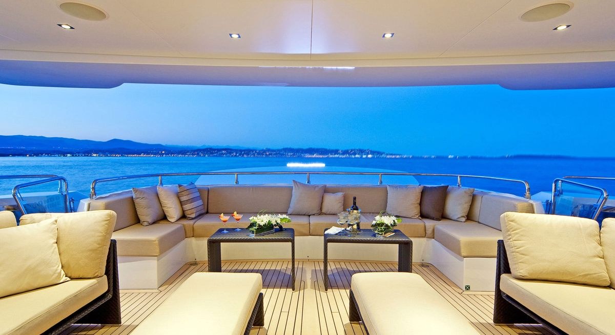 SEVEN S yacht charter 3