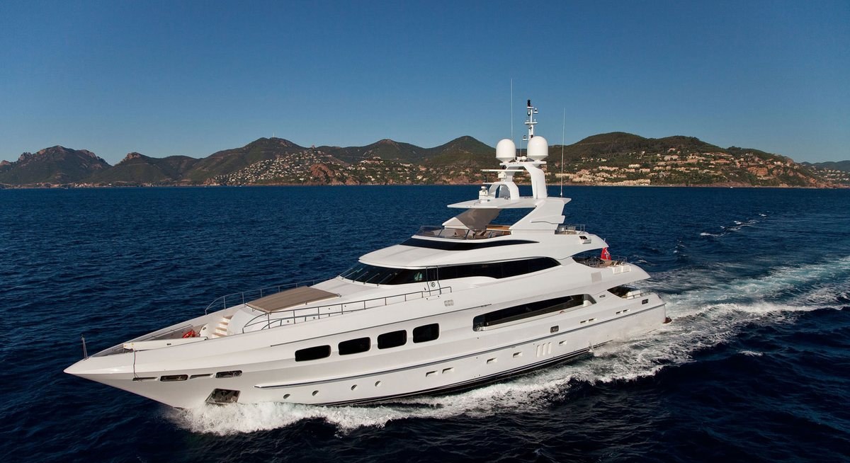 SEVEN S yacht charter 1