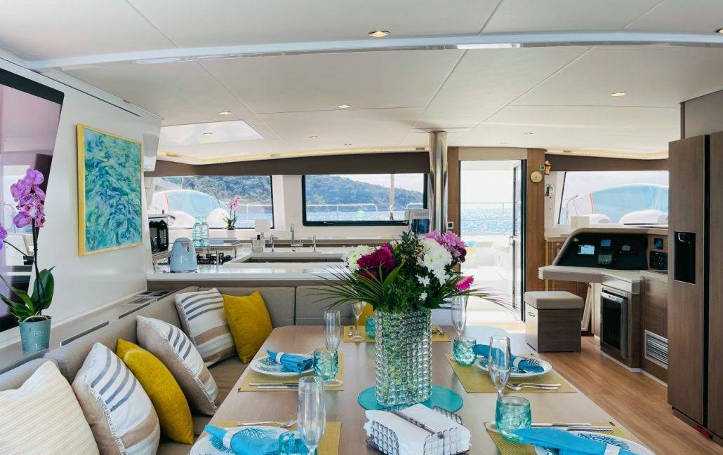 SIGNATURE VISION yacht charter 4