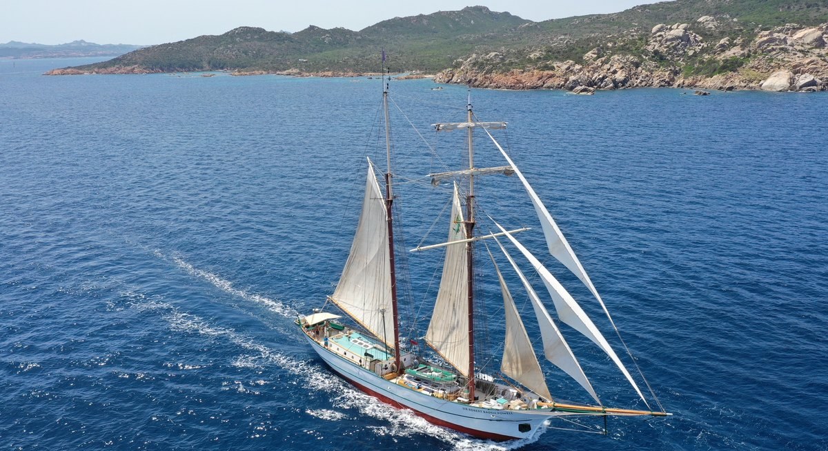 SIR ROBERT BADEN POWELL yacht charter 3