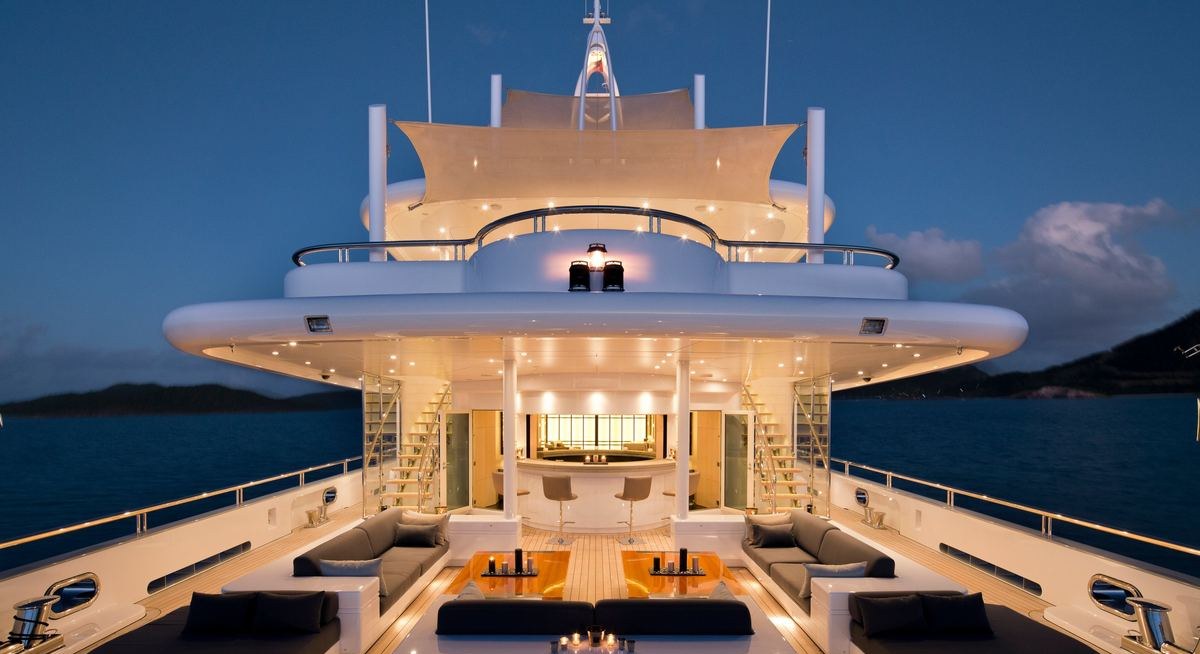 SIREN yacht charter 3
