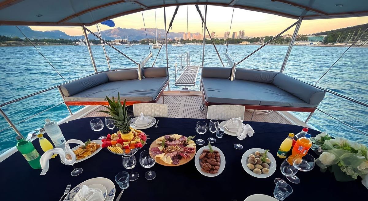 SIRENA yacht charter 4