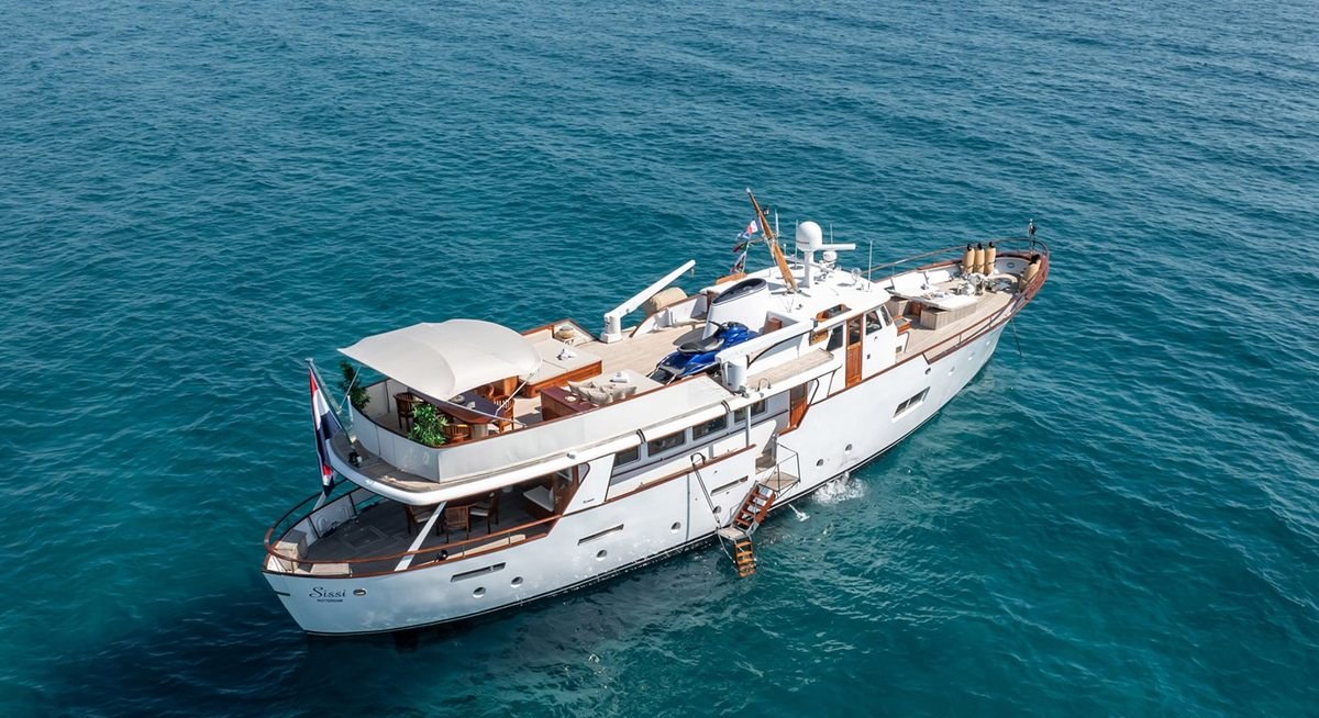 SISSI yacht charter 5