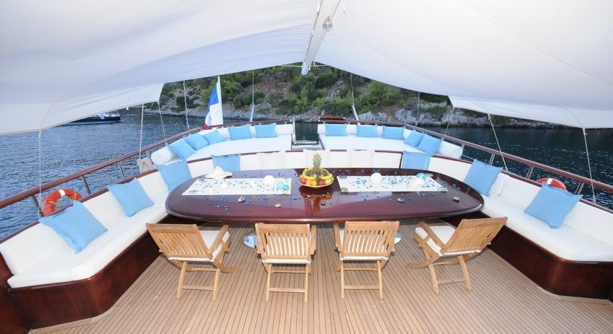 SMILE yacht charter 3