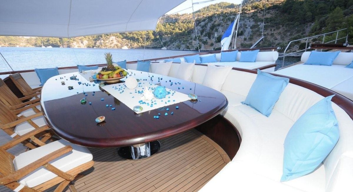 SMILE yacht charter 5
