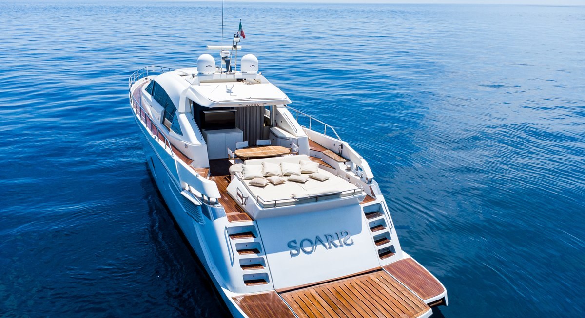 SOARIS yacht charter 5
