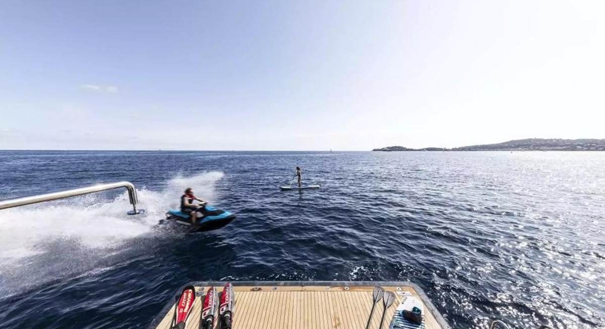 SOHO yacht charter 5