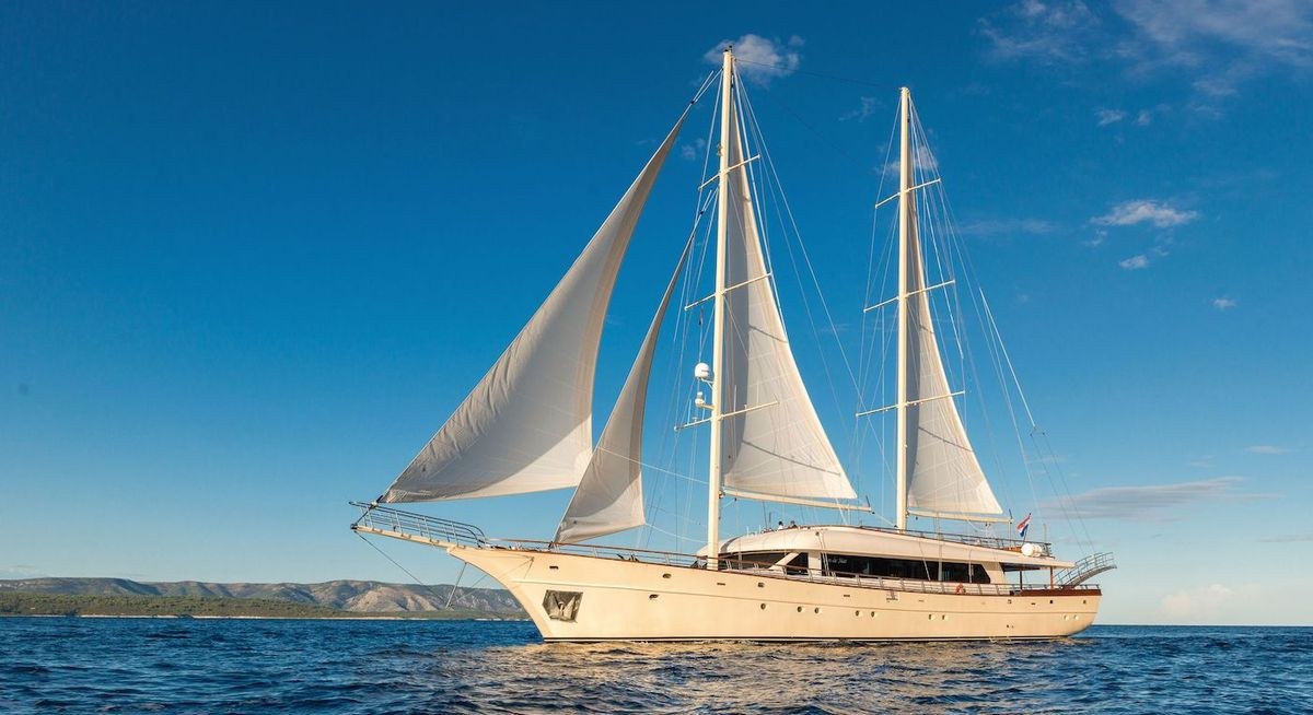 SON DE MAR YACHT CHARTER yacht charter