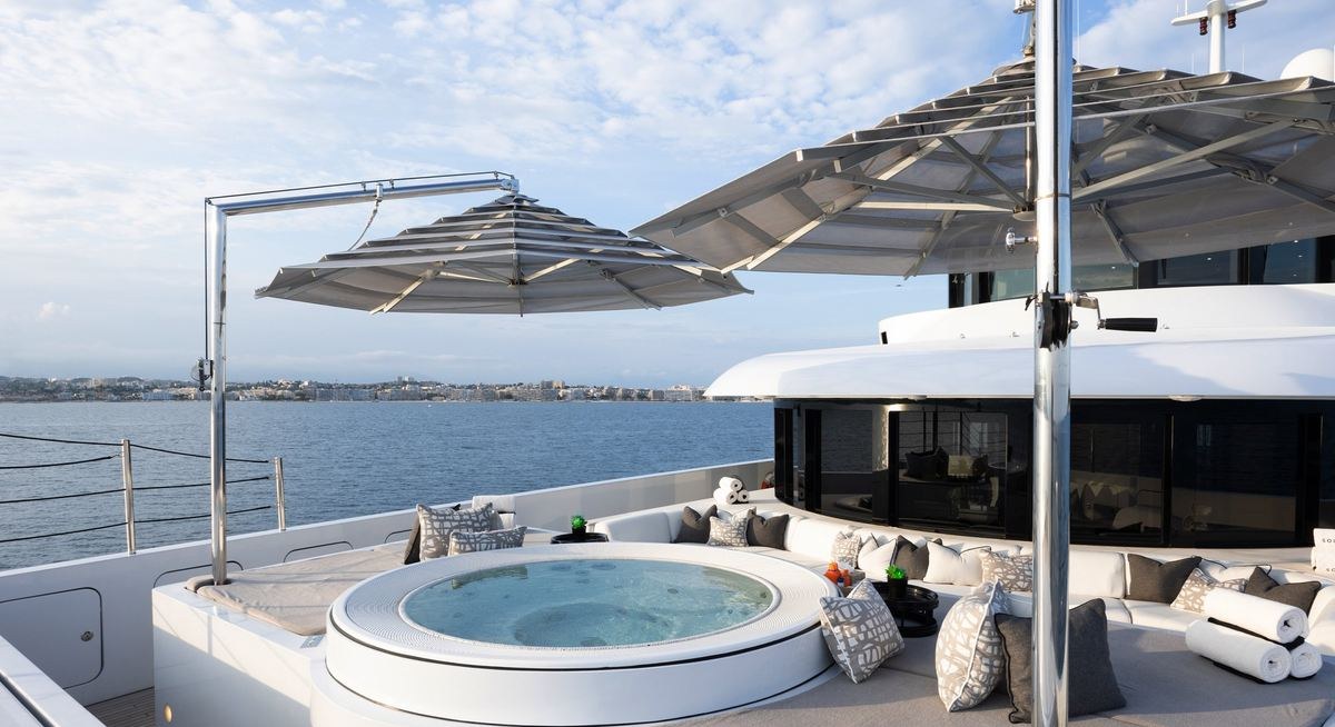 SOUNDWAVE yacht charter 2
