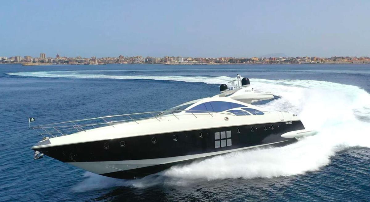 SQP SALVESE QUIEN PUEDA YACHT CHARTER yacht charter