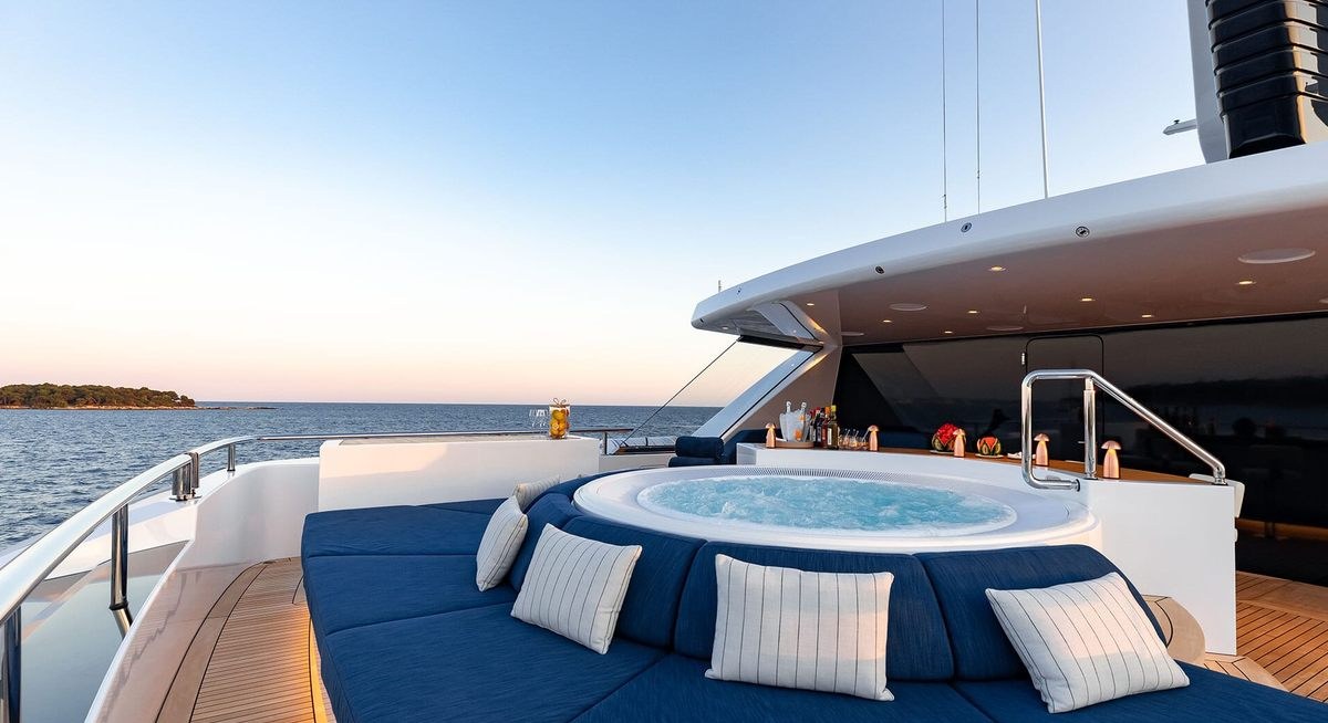STARLUST yacht charter 2