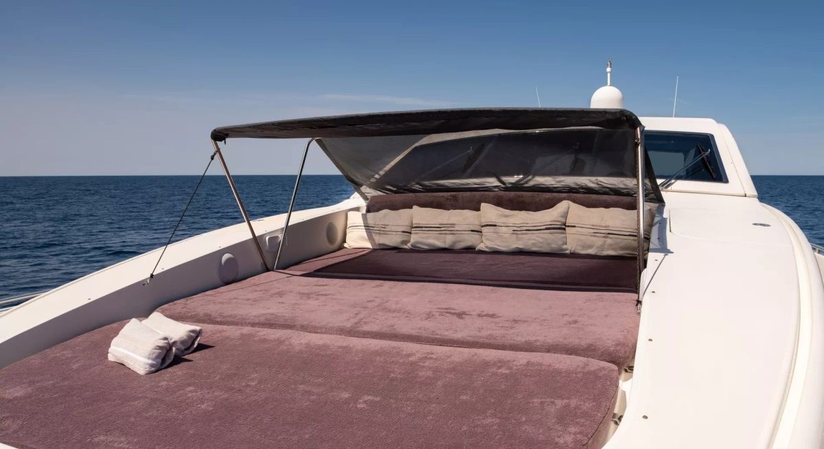 STARTUP yacht charter 2