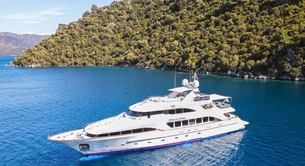 Yacht charter STELLA FIERA YACHT CHARTER