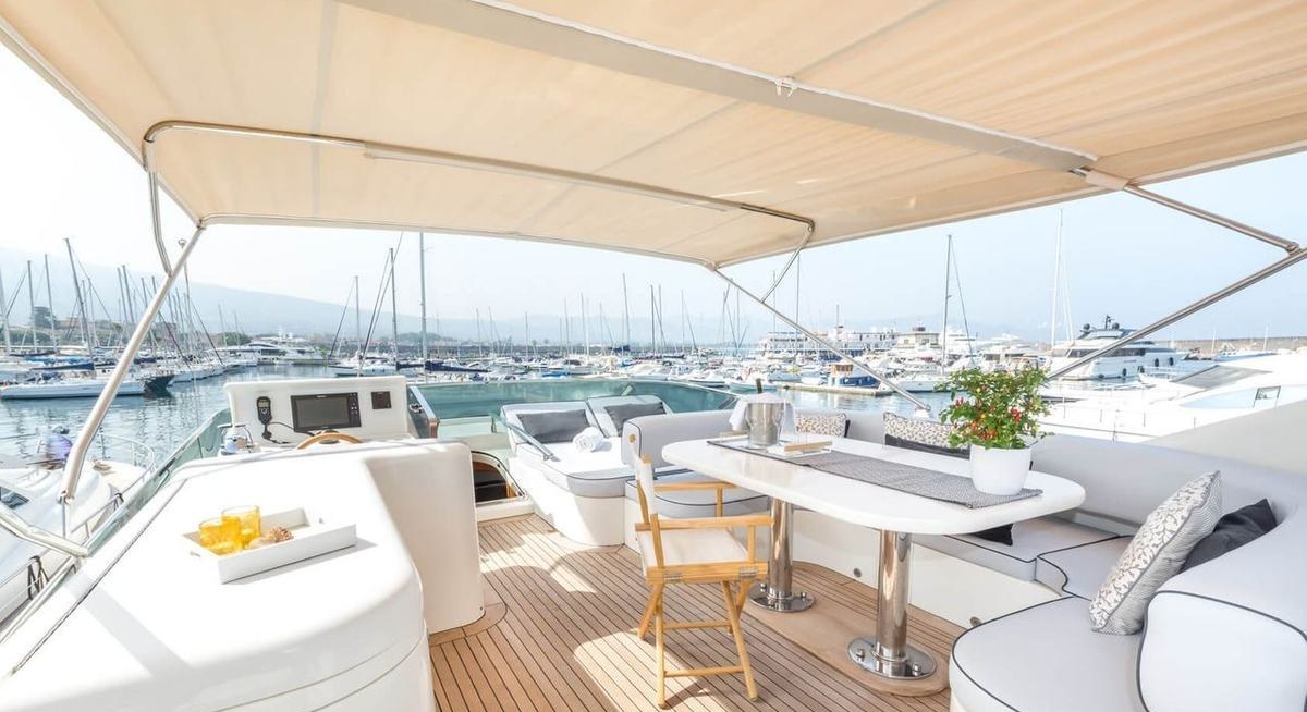 STRADIVARIA yacht charter 2