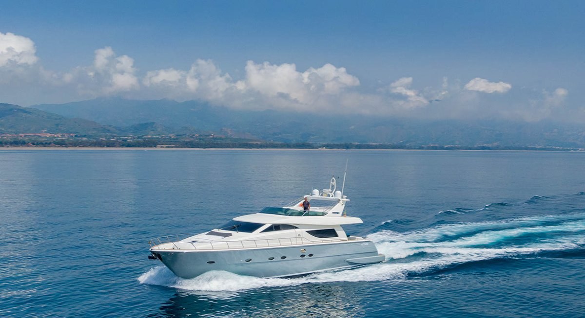 STRADIVARIA yacht charter 1