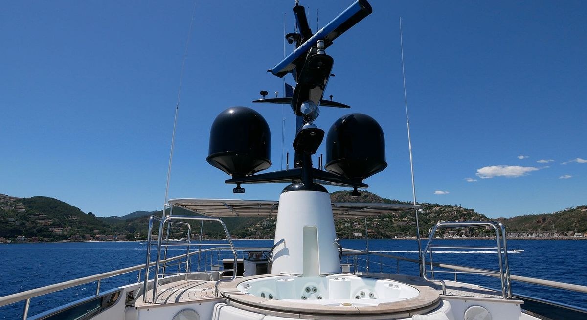 SUD yacht charter 3