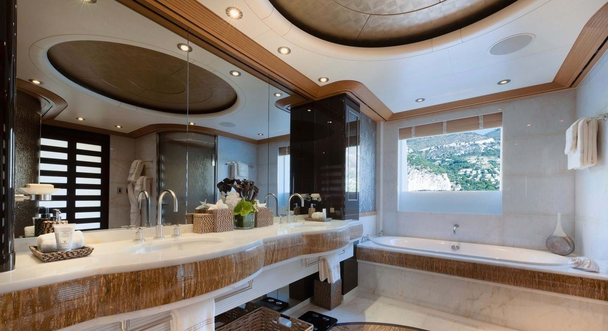 SUNRAYS yacht charter 5