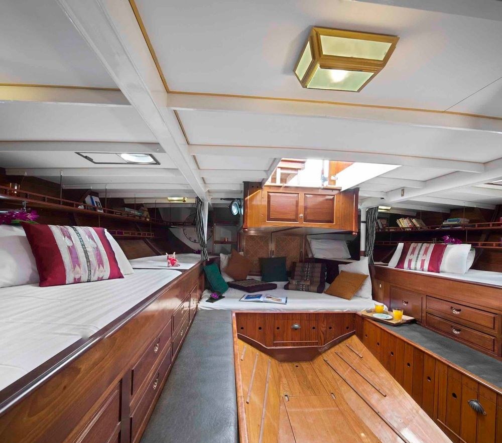 SUNSHINE yacht charter 3