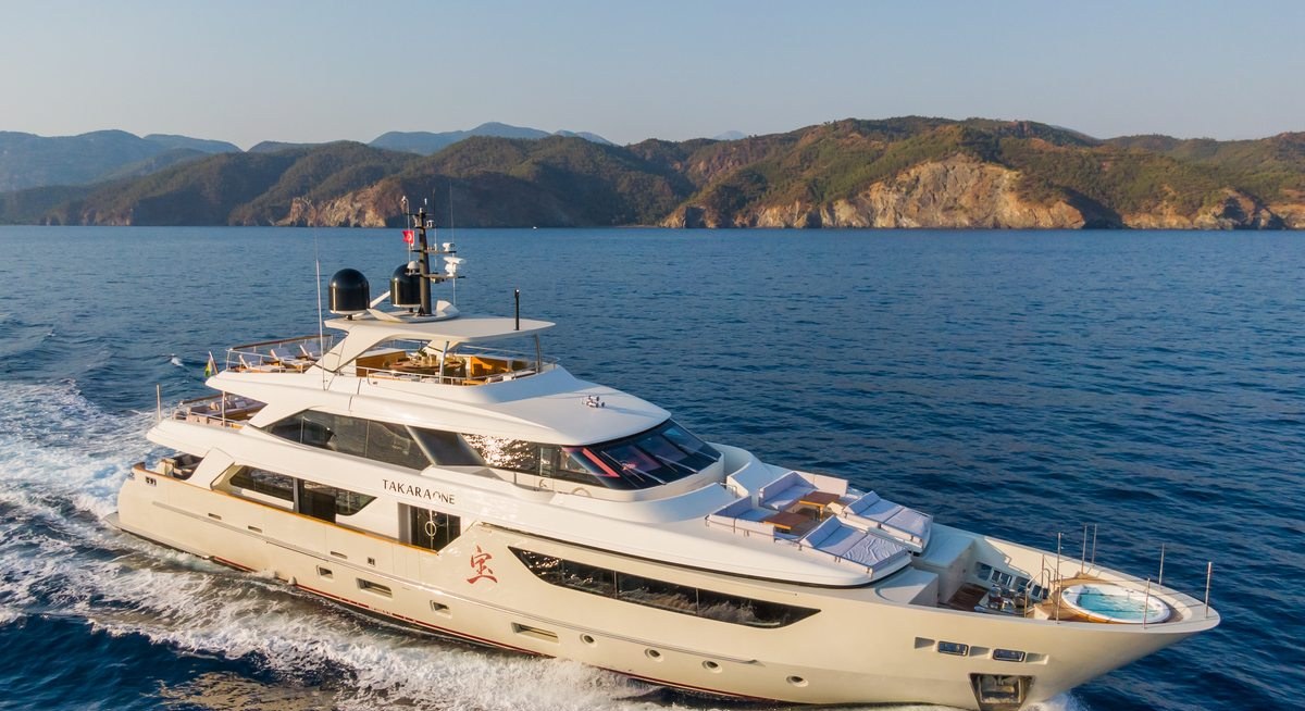 TAKARA ONE yacht charter 1