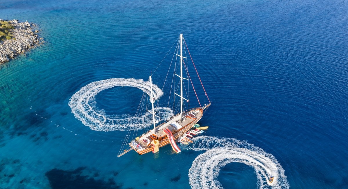 TAKE IT EASIER yacht charter 5