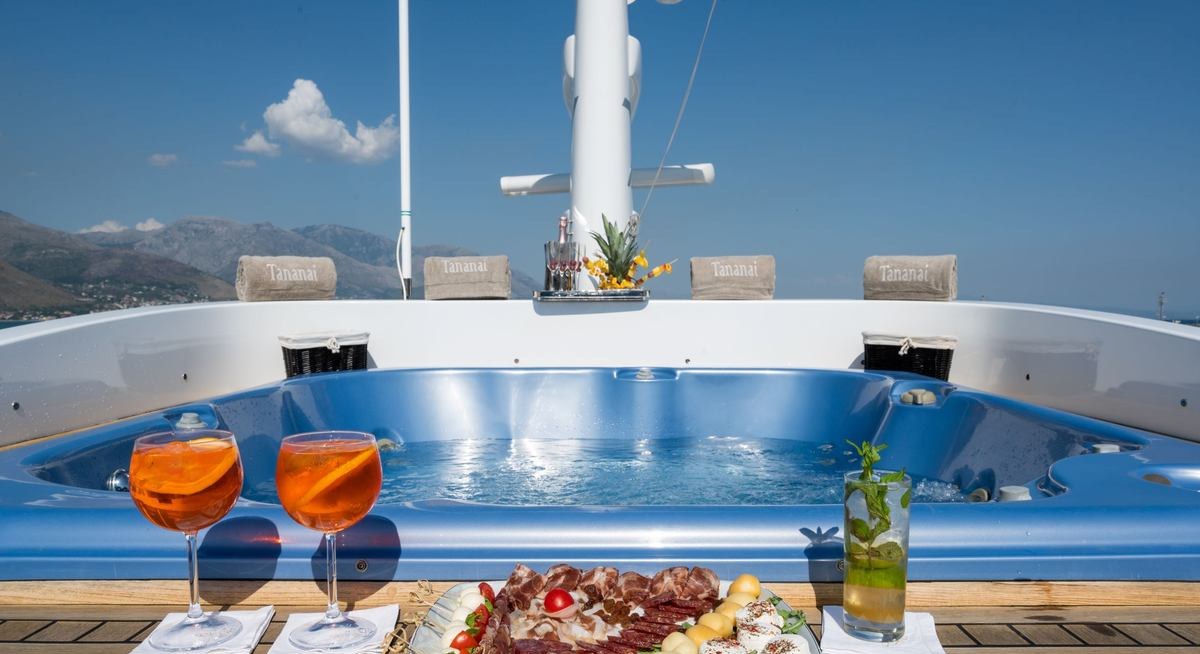 Yacht charter TANANAI YACHT CHARTER