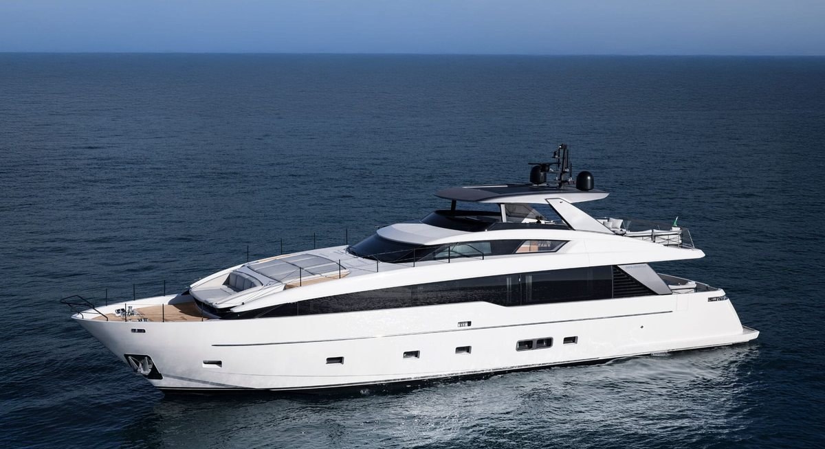 TELL NO ONE yacht charter 3