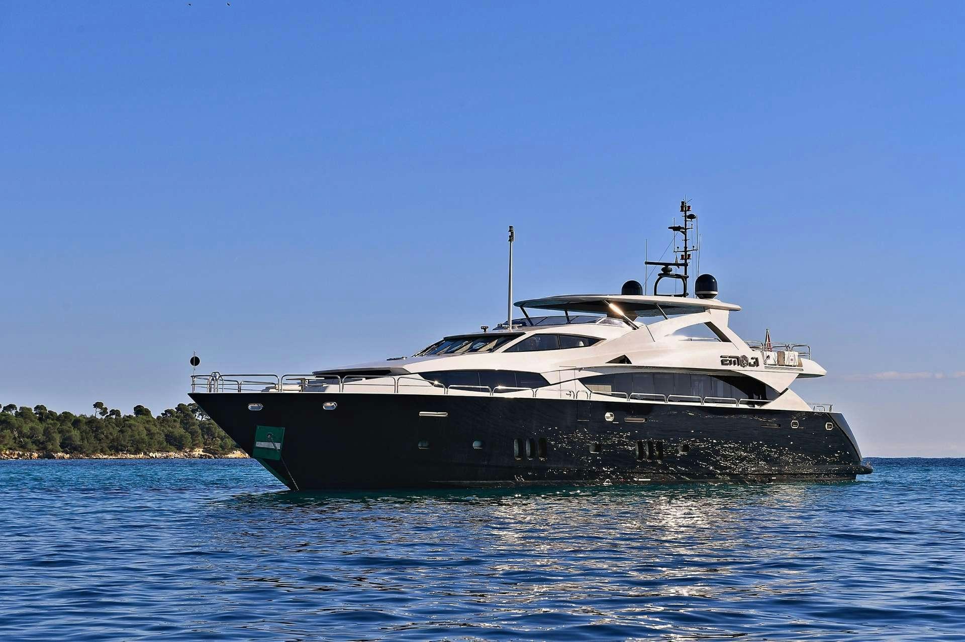 Yacht charter TENACITY YACHT CHARTER