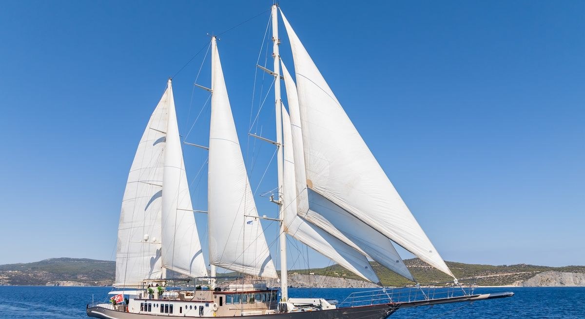 Yacht charter THE LANGLEY YACHT CHARTER