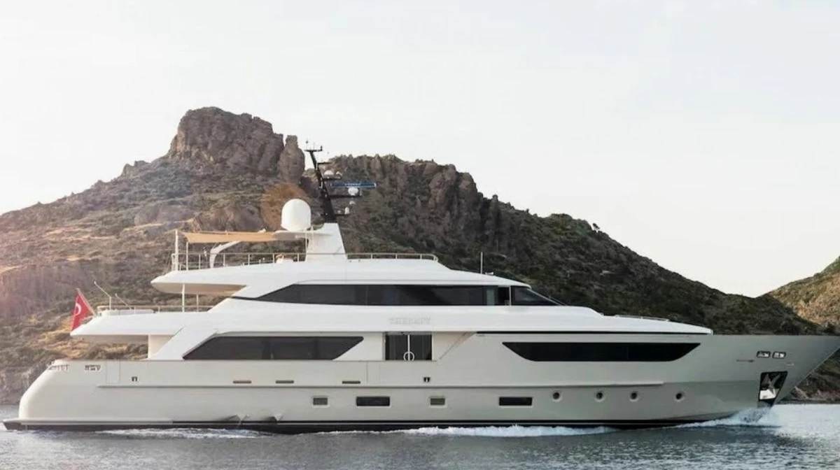 THERAPY yacht charter 1
