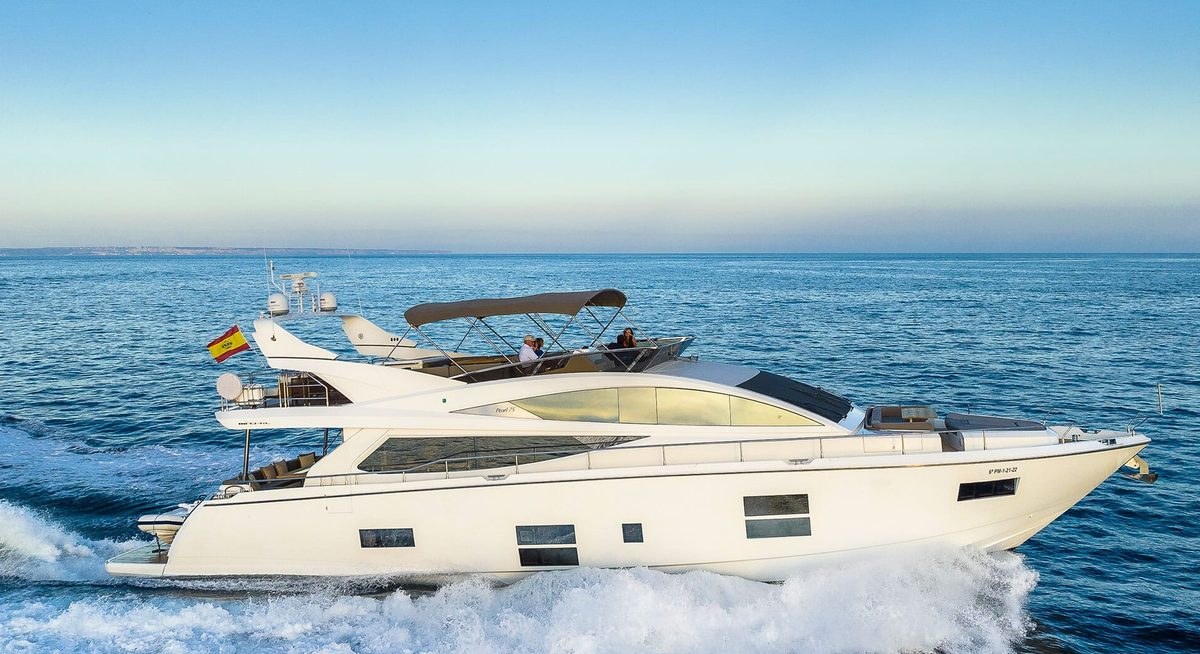تأجير يخت TOMI YACHT CHARTER